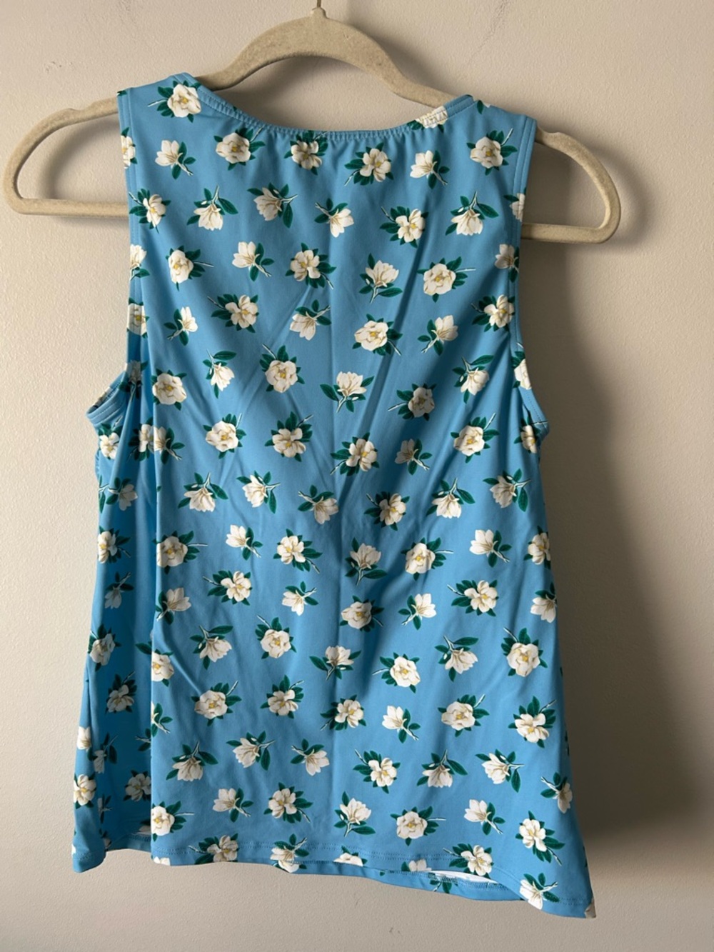 Land’s End Draper James high neck chlorine resistant tanking top 10 - Picture 3 of 6